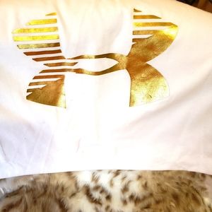 Under Armor white tshirt medium women Saturday sal